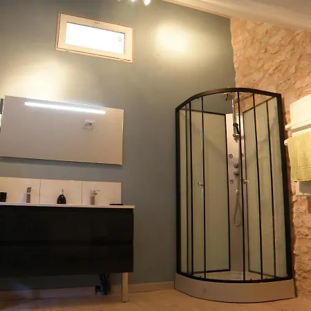 Ancienne Ecole De Colombier 3*