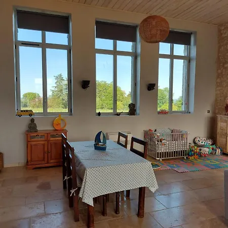 Ancienne Ecole De Colombier Bed & Breakfast *