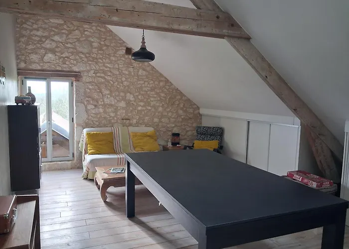 Ancienne Ecole De Colombier Bed & Breakfast 3*